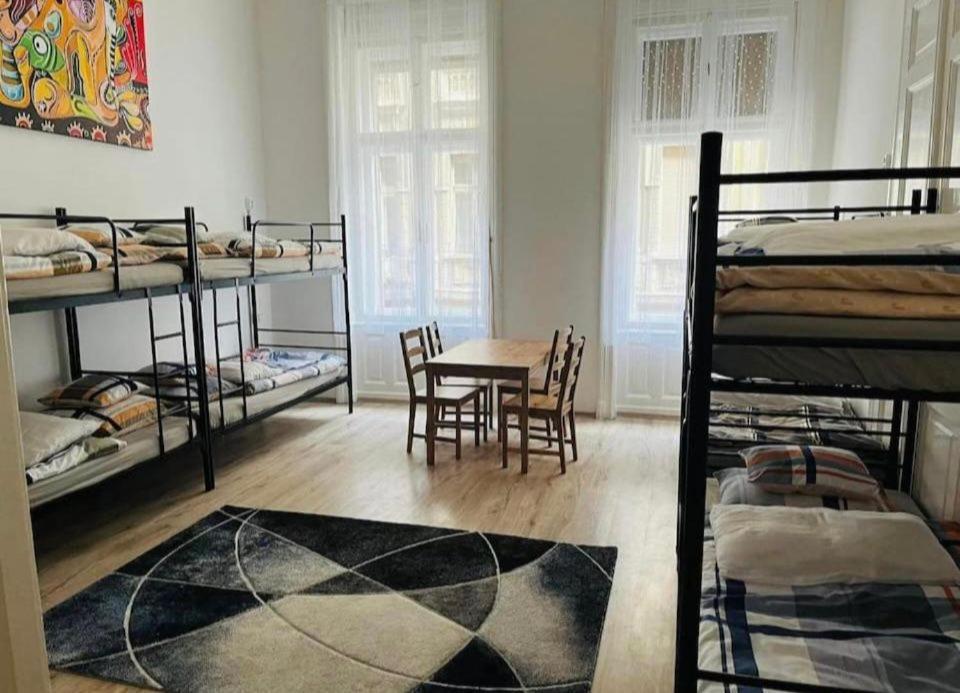 Doxie Rooms And Beds Budapeste Exterior foto
